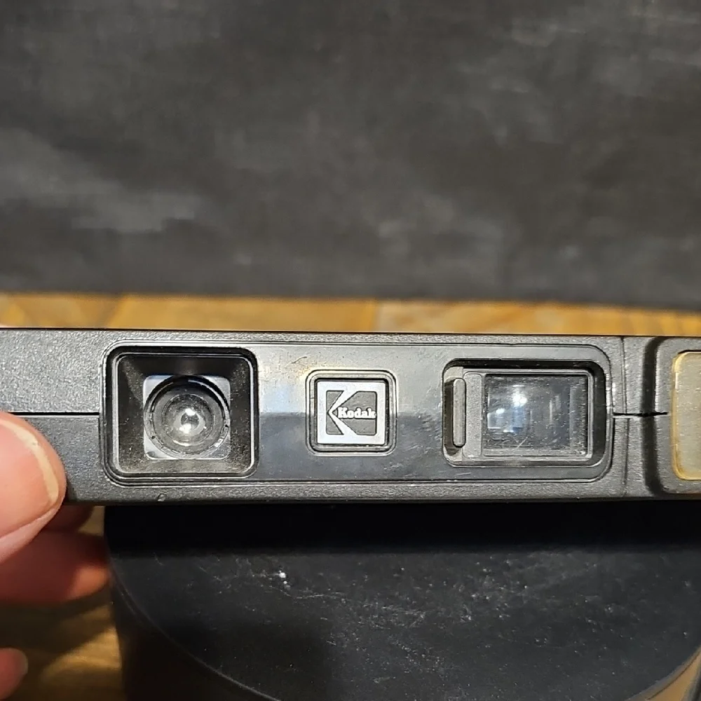 Kodak Ektralite 10 Camera - Black and Silver